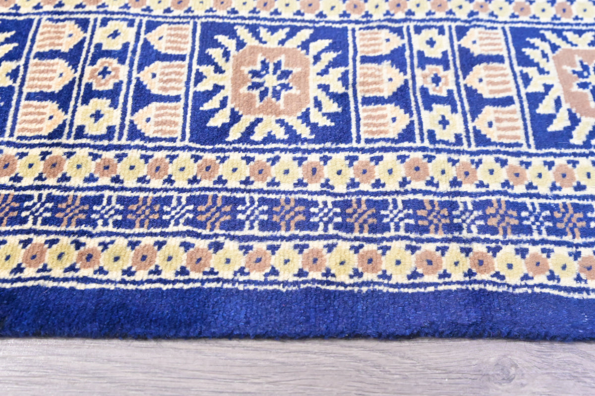 Handwoven Woollen Pakistani Princess Bukhara Rug w/ Navy and Cream Ton ...