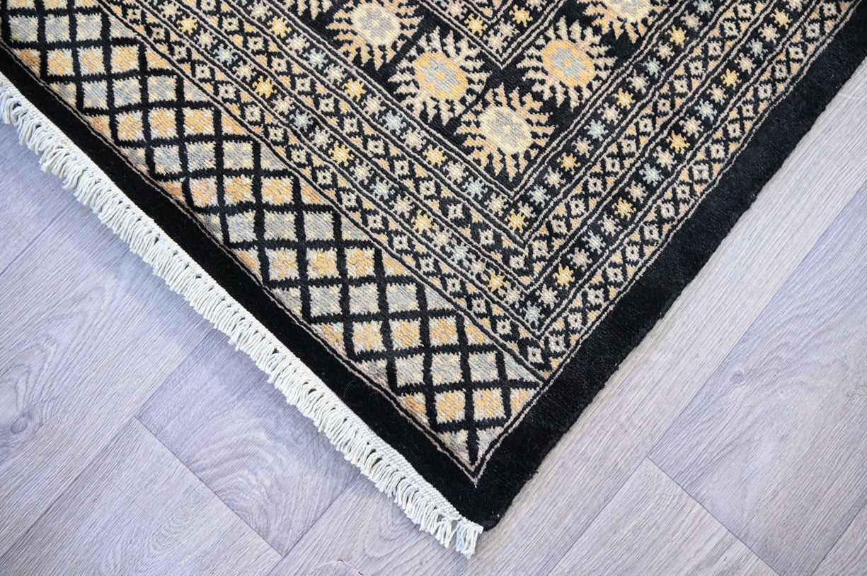 Handknotted Pure Wool Pakistani Bukhara w/ Black and Beige Tones - (376H x 285W)