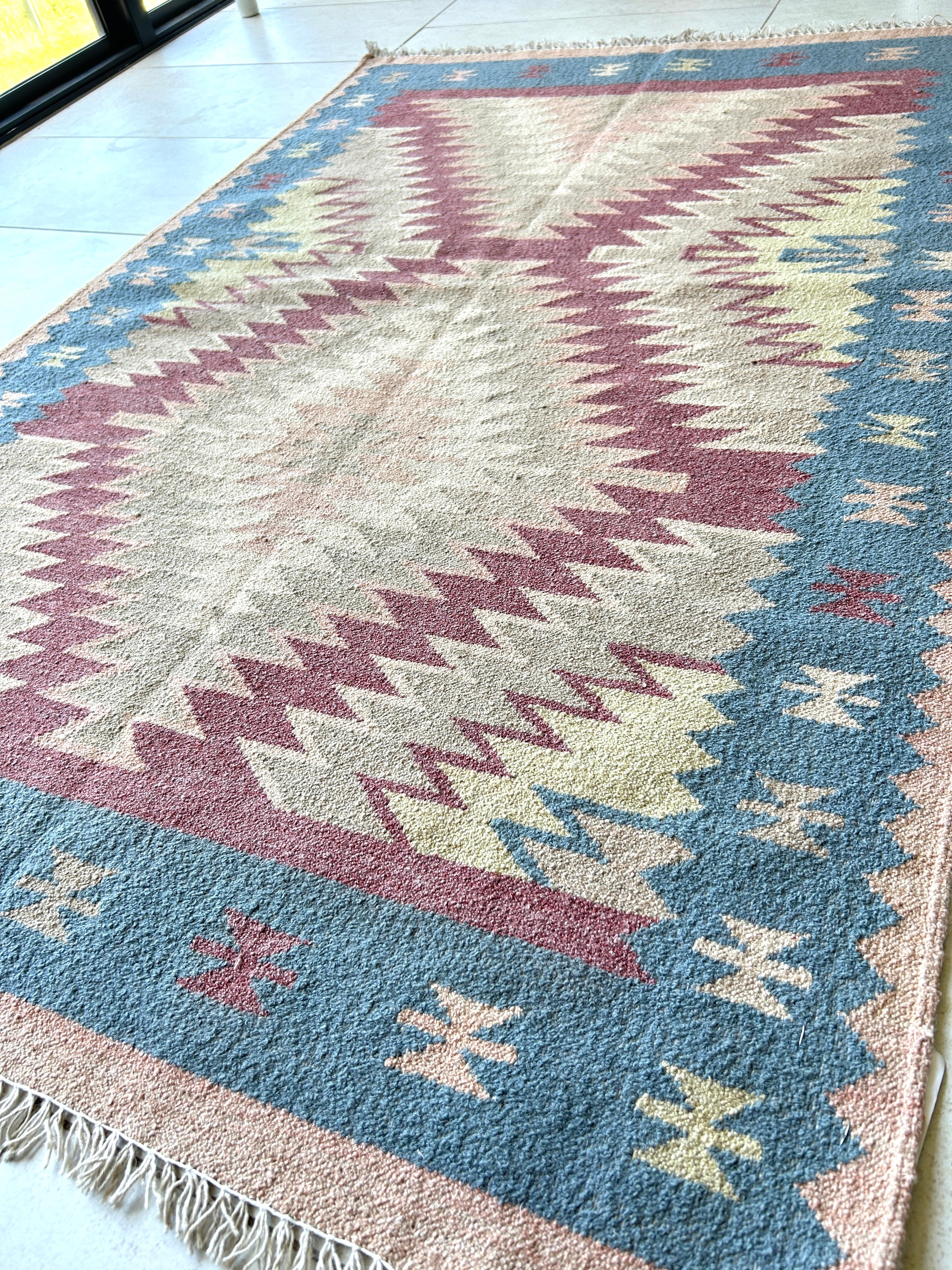 Handknotted Boho Afghan Kilim rug w/ blue and dusty rose tones (151cm x 102cm)