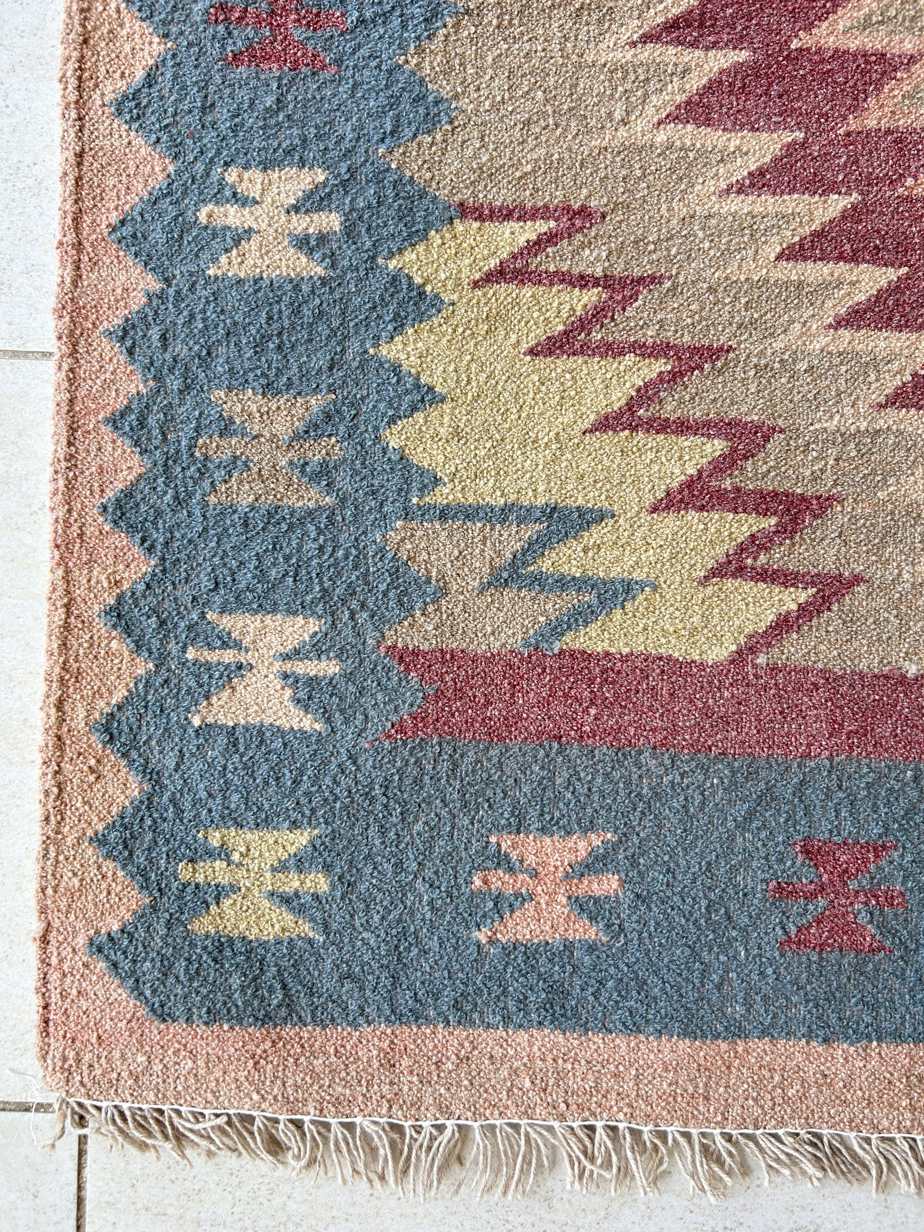Handknotted Boho Afghan Kilim rug w/ blue and dusty rose tones (151cm x 102cm)