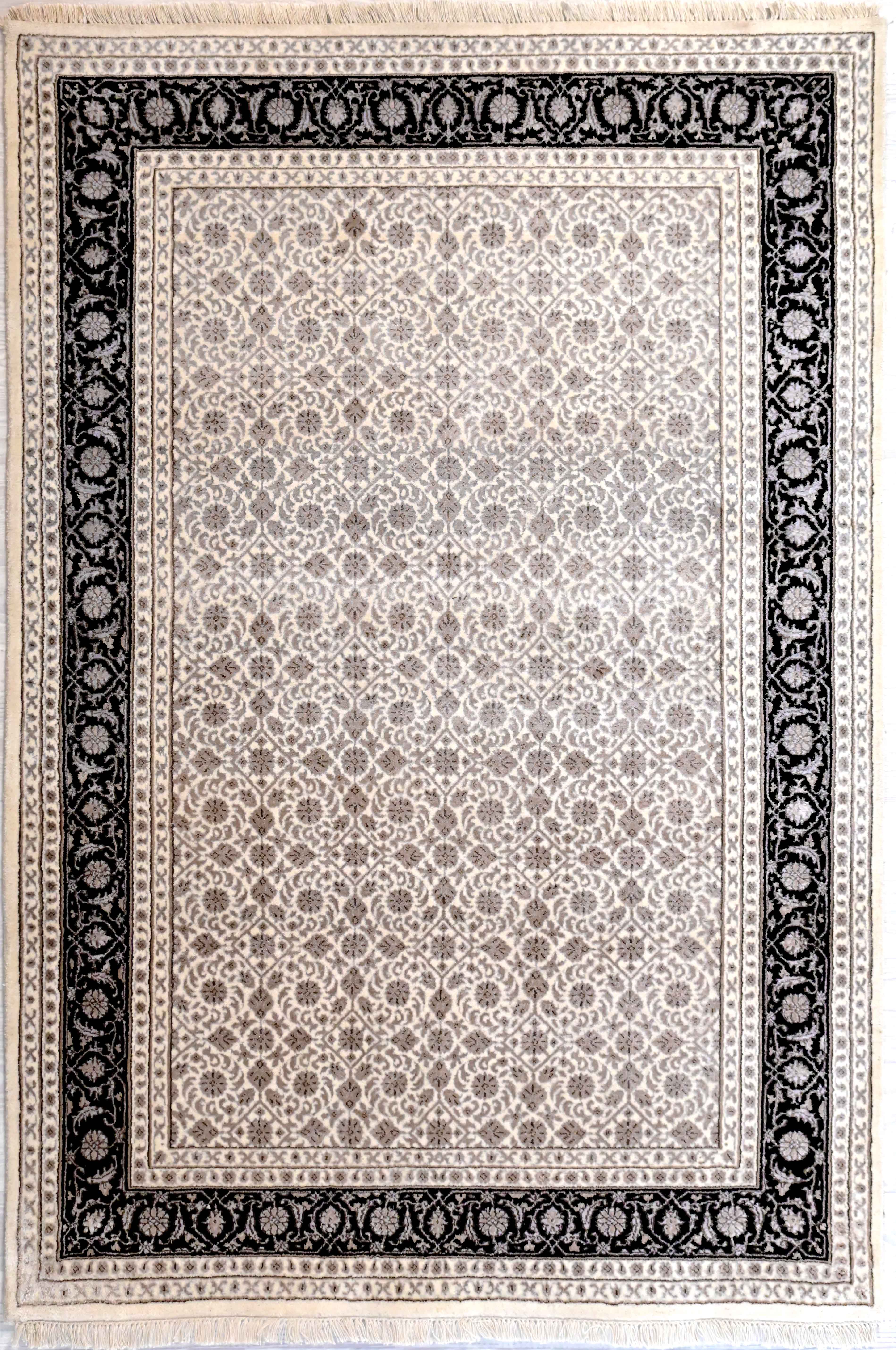 Authentic Cream Herati Silk n Wool Rug 206cm x 143cm
Finely handknotted with intricate weave, blend of soft silk and wool
Symmetrical all over Herati design