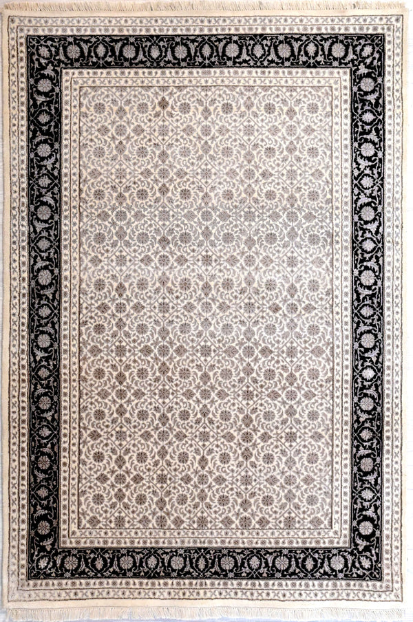 Authentic Cream Herati Silk n Wool Rug 206cm x 143cm
Finely handknotted with intricate weave, blend of soft silk and wool
Symmetrical all over Herati design