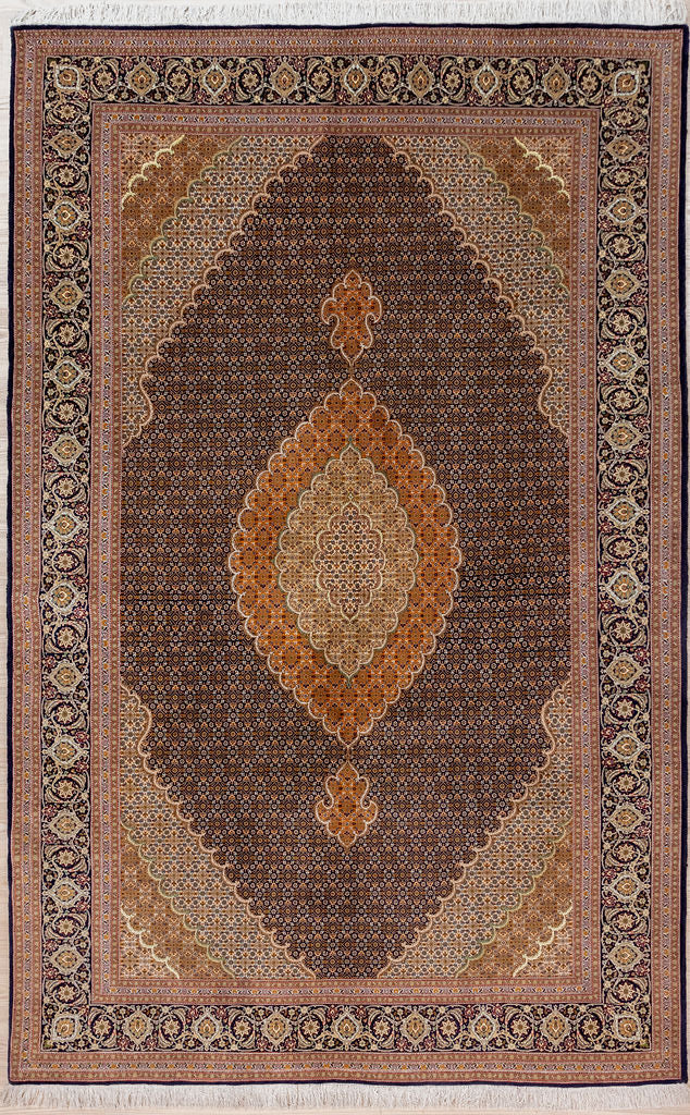 Fine Persian Tabriz Silk n Wool Rug 298cm x 200cm
Incredibly intricate and complex fine knotting pattern. A rug to be treasured for generations. Silk Finely worked into the complete pattern is luxurious underfoot. You will be wanting to take your shoes off. A larger area "hali" size rug. Made for the family to gather on and enjoy.
Having a light and darker aspect is a trademark of Handmade Rugs