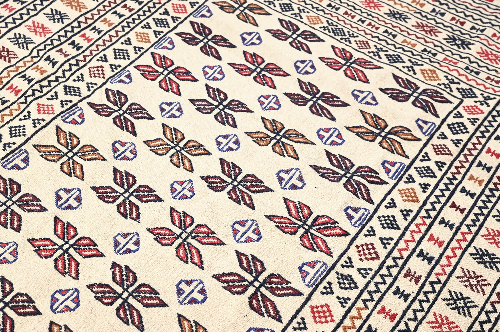 Cream Persian Sumak Kilim Wool Rug 192cm x 126cm