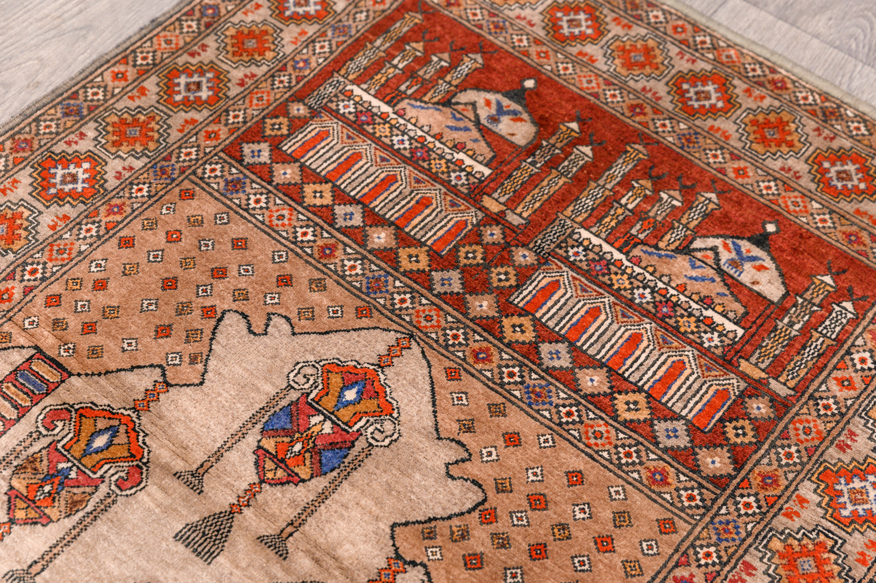 Fine Persian Prayer Rug 123cm x 84cm