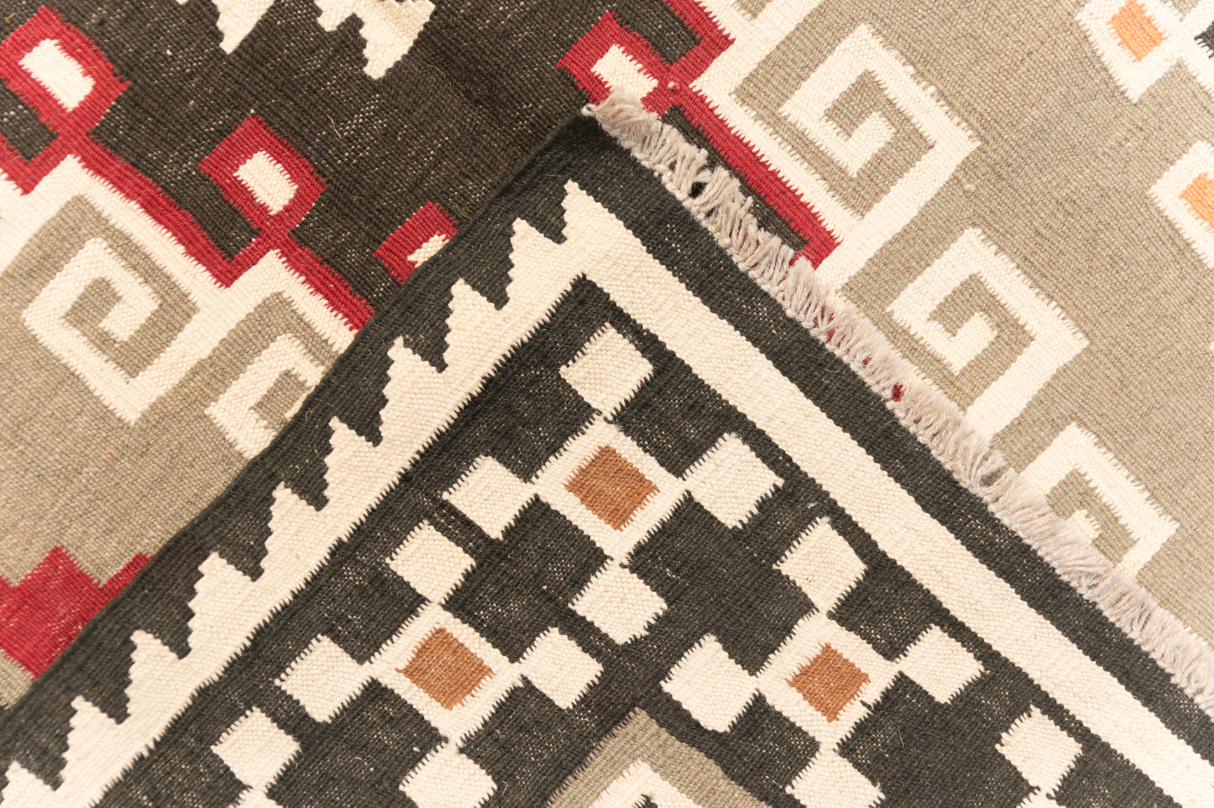 Vintage Turkish Wool Kilim 192cm x 122cm