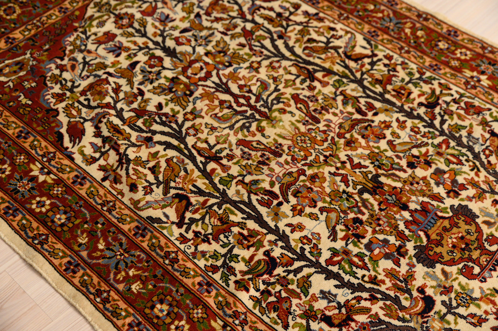 Cream Pictorial Persian Tabriz 195cm x1 23cm
