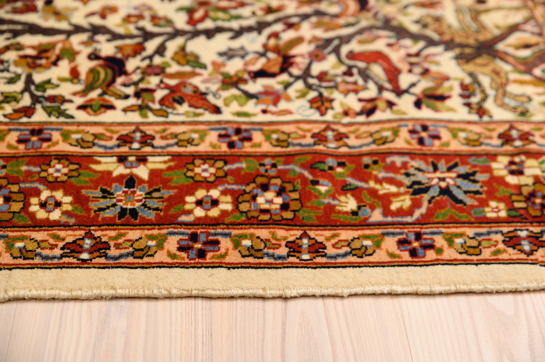 Cream Pictorial Persian Tabriz 195cm x1 23cm