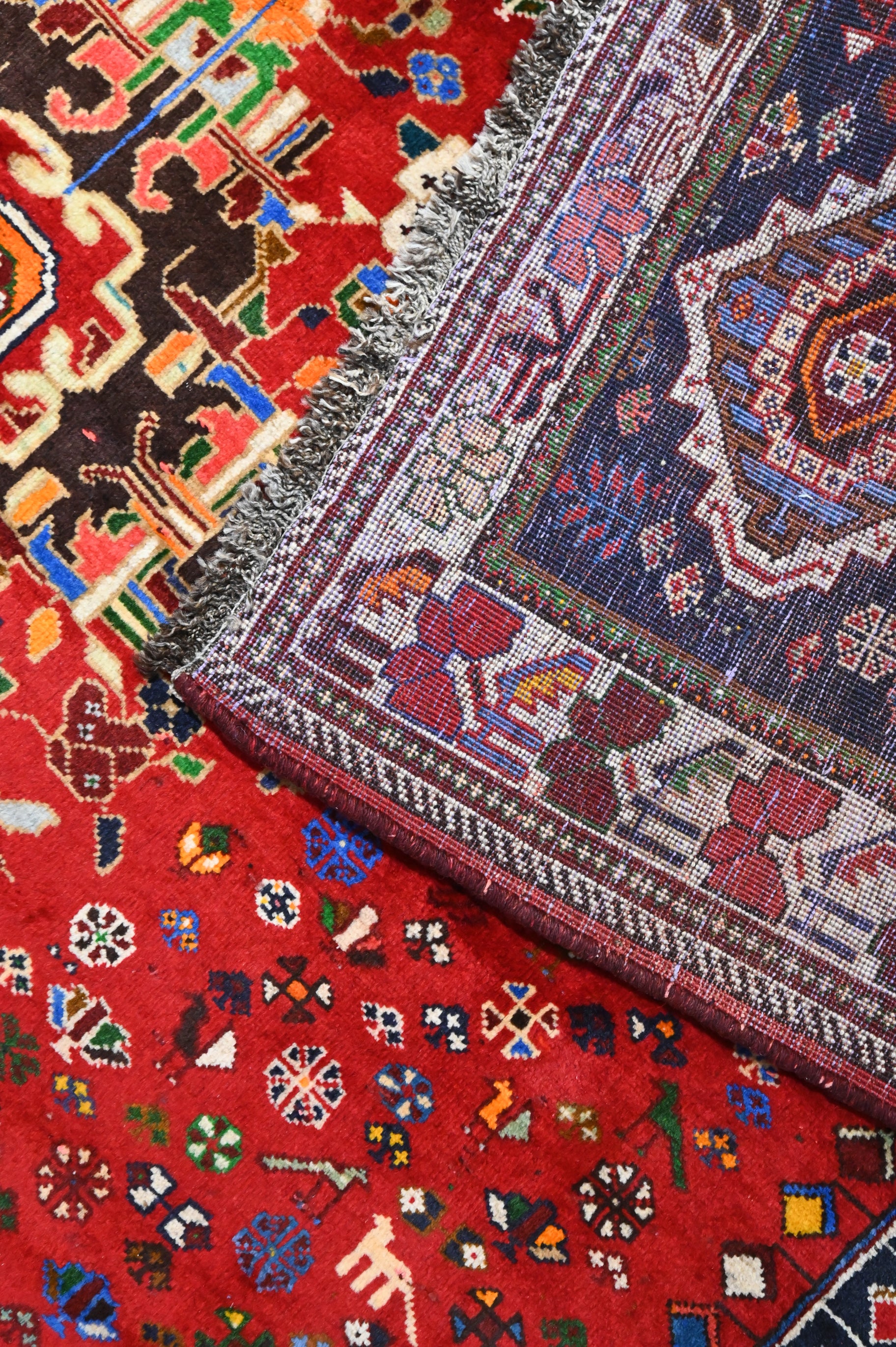Shiraz Persian Rug Tribal Design - Size: (303 cm x 211 cm)