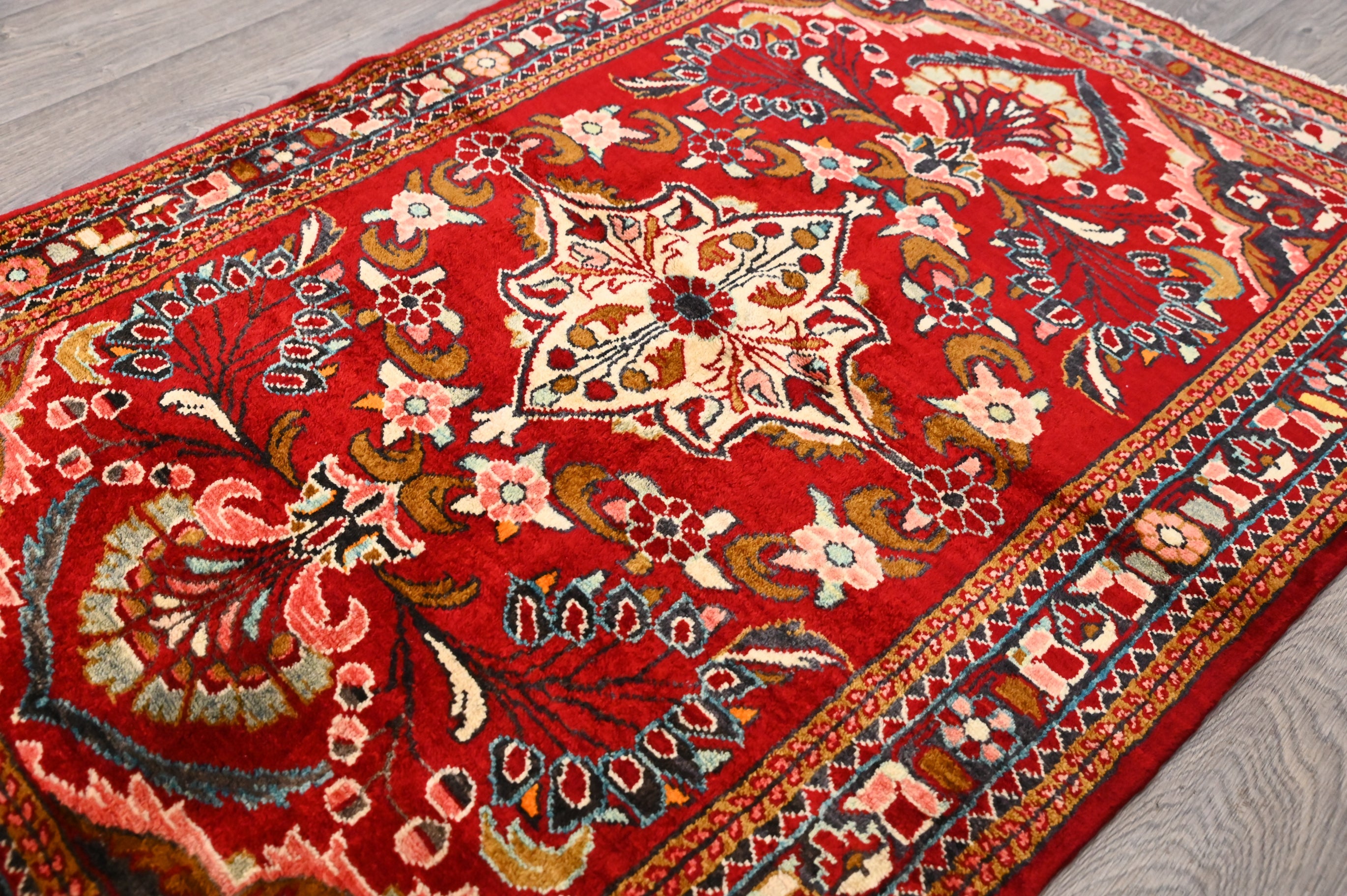 Red Persian Hamadan Wool Rug 160cm x 110cm