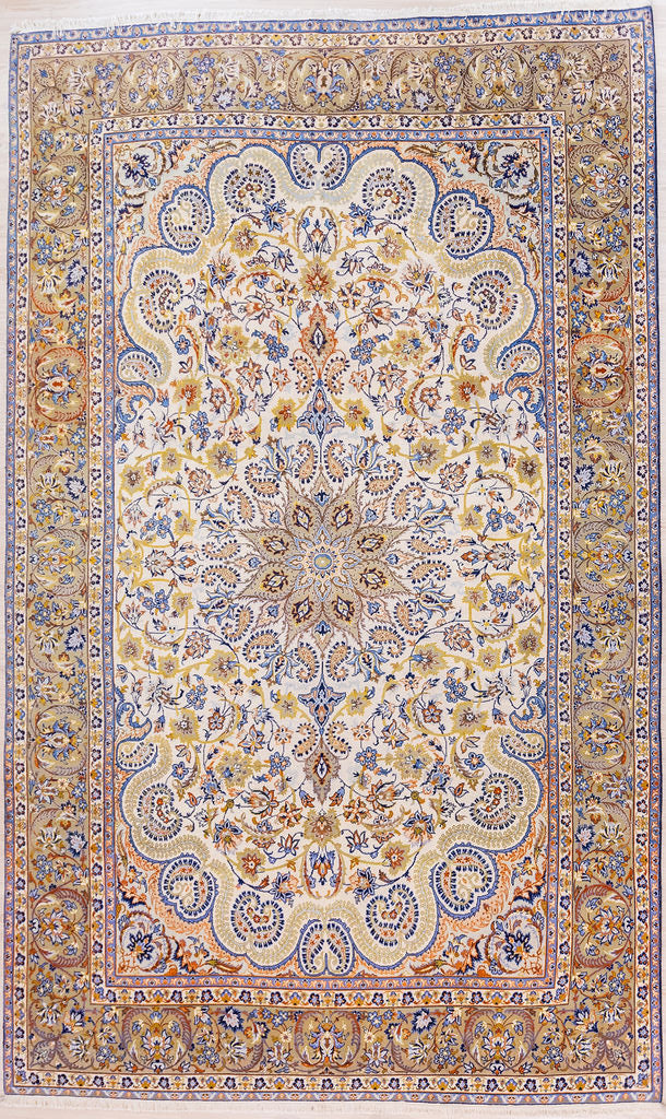 Guaranteed Original Vintage Cream Persian Kashan Wool Rug 405cm x 290cm hand knotted in the city of Kashan, Iran.
Beautiful traditional design with centre medallion. Composed in all pale, natural dye tones with dark indigo details
A colour mix of blue, fawn, cream, indigo, beige and white
Having a light and darker aspect is a trademark of Handmade Rugs
Durable and Wear Resistant