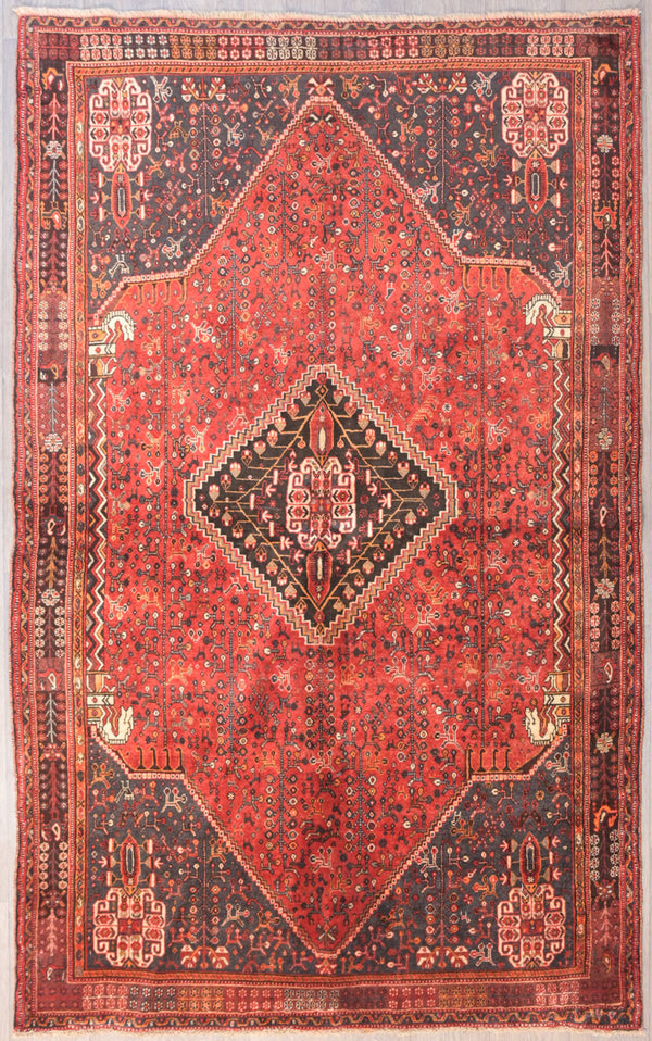 

Vintage Shiraz handmade wool woven c.1960's
Lighter Red &amp; Navy tones dominate the backdrop, pictorial motifs depict ancient Persian monuments.
Guaranteed Original Red Vintage Persian Qashqai Shiraz 252cm x 150cm in Central Asia&nbsp;