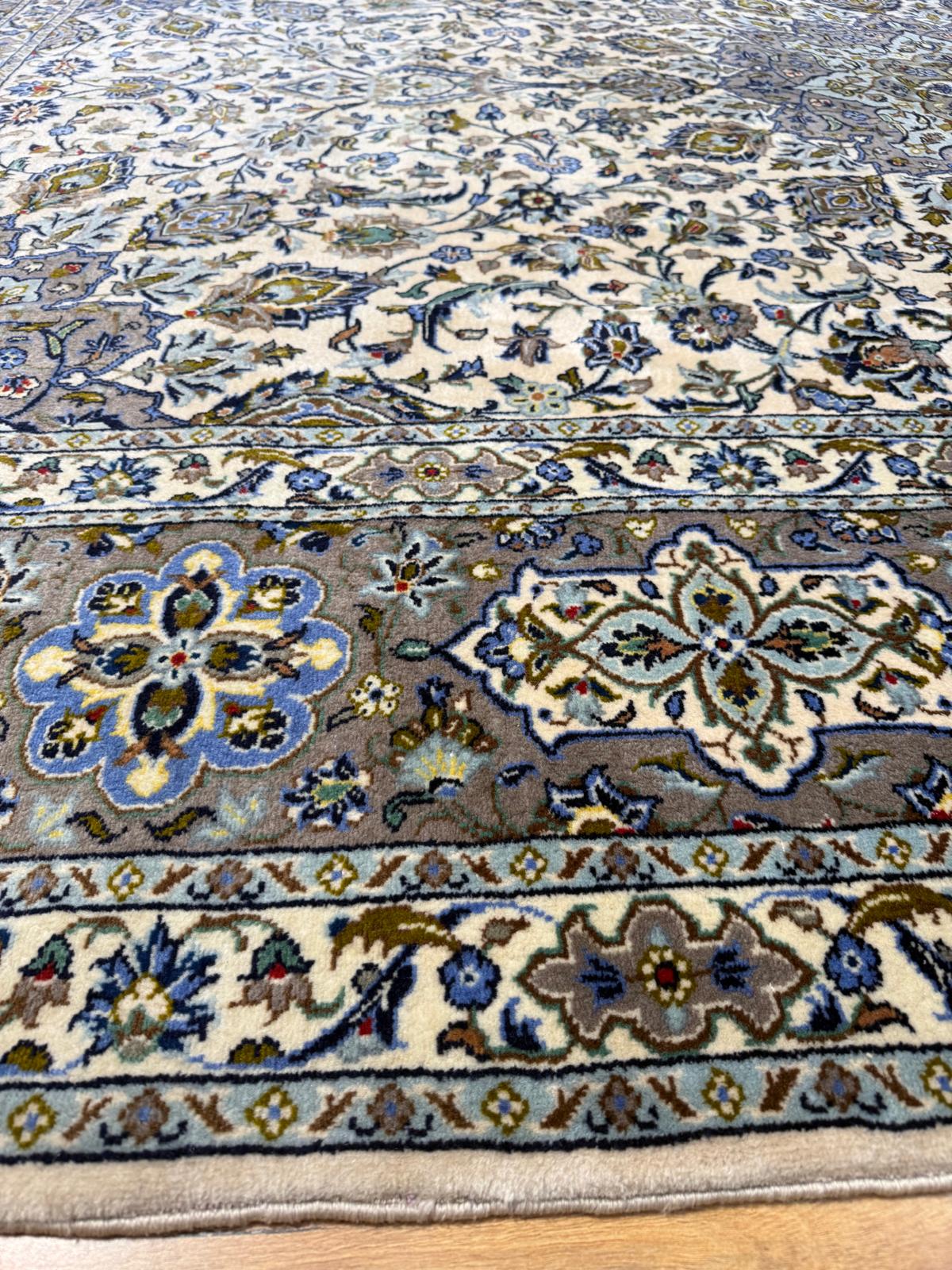 Fine Beige Persian Kashan Wool Rug 420cm x 300cm
